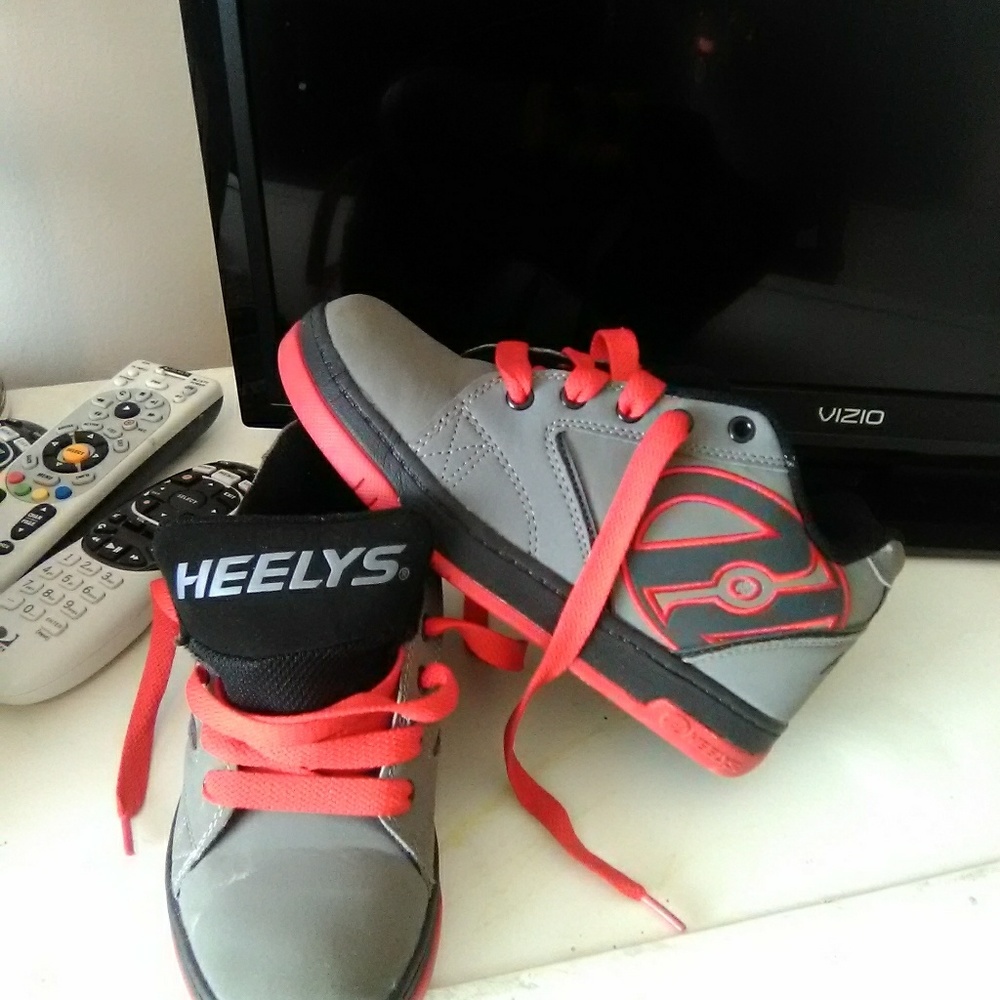 Heely's - Picture 2 of 2